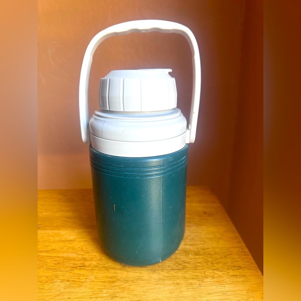 COLEMAN 5542 Jug 1/3 Gallon Green Water Cooler Travel Camping Spout Made In USA